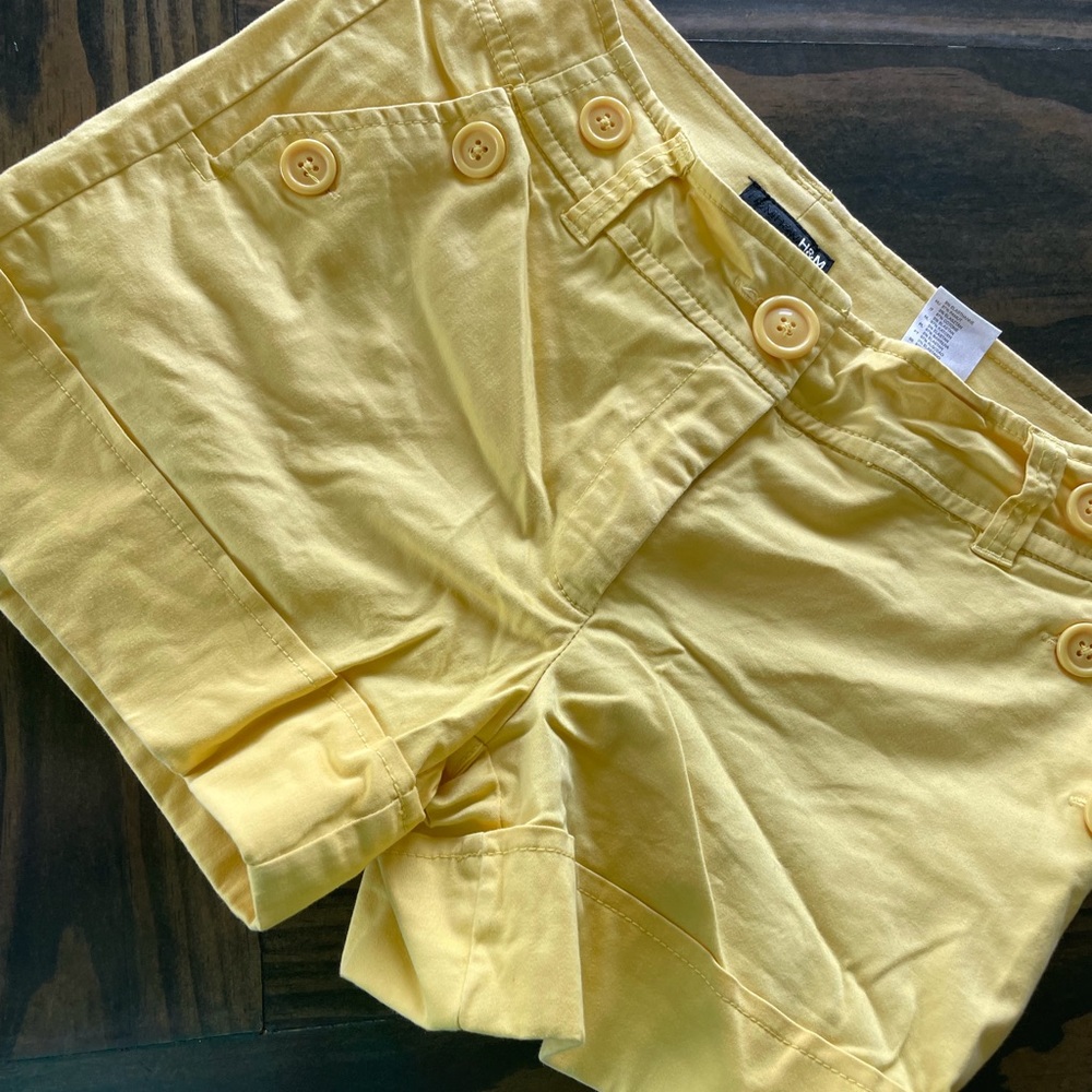 H&M Yellow shorts